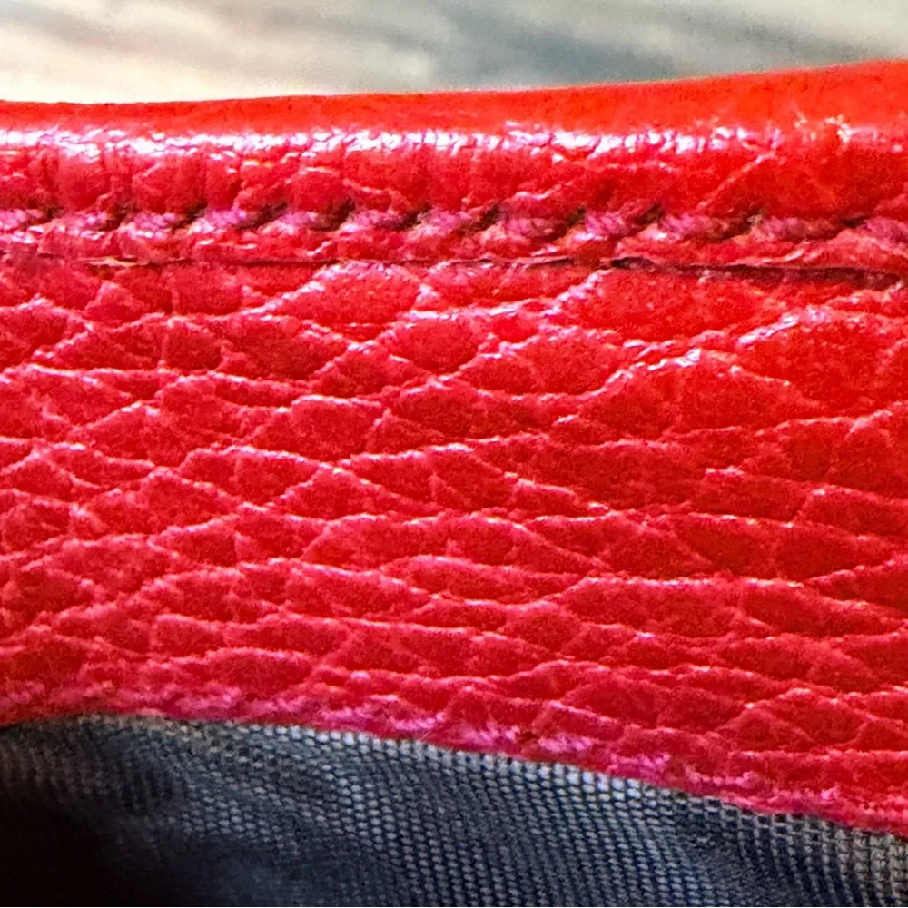 Gucci Interlocking G Bifold Wallet in red pebbled leather authentic genuine - Picture 14 of 16